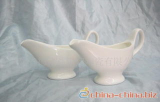 批發(fā)供應(yīng)酒店陶瓷盤(pán)子 碟子 碗 等日用品 汁斗